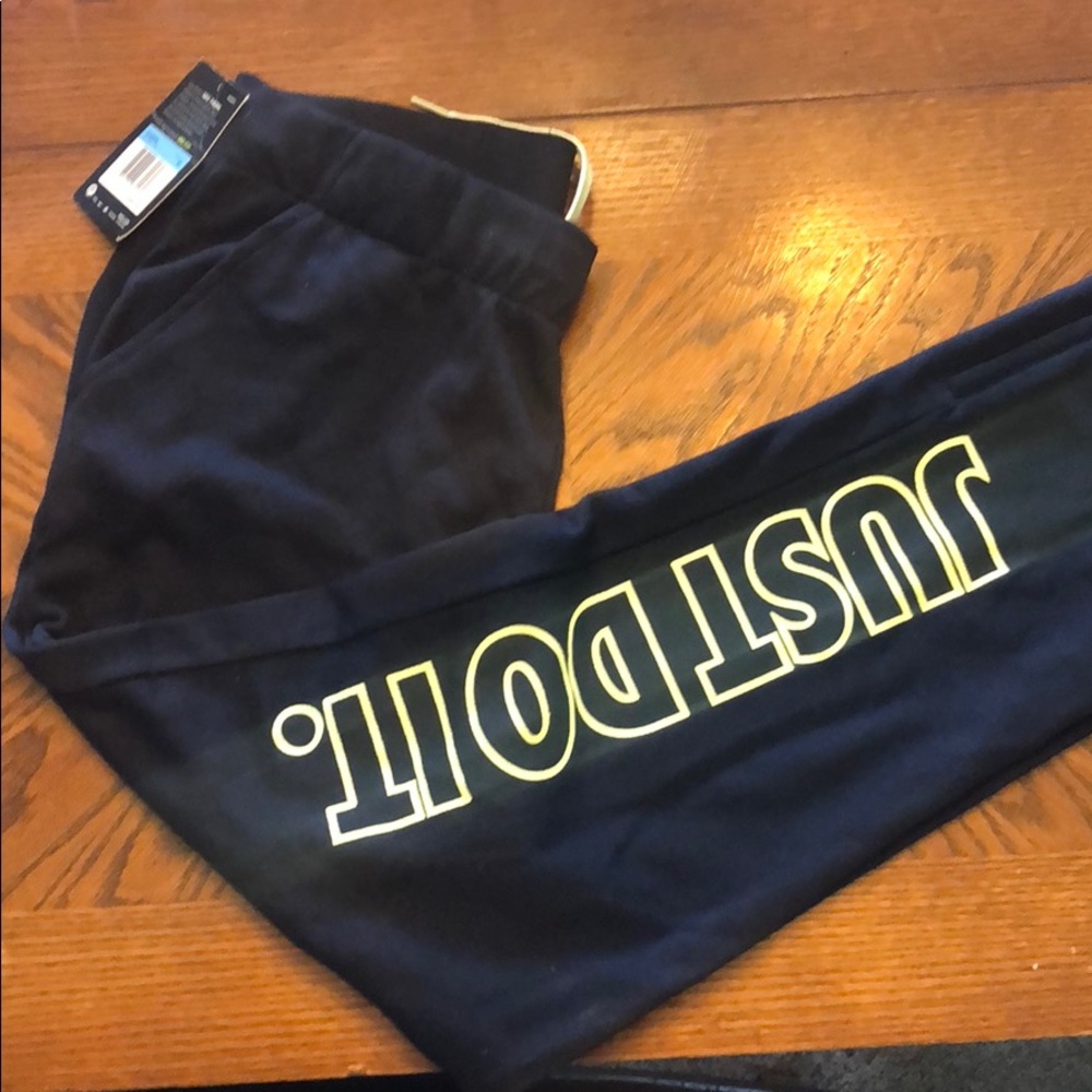 NIKE THERMA JOGGERS NWTS!
